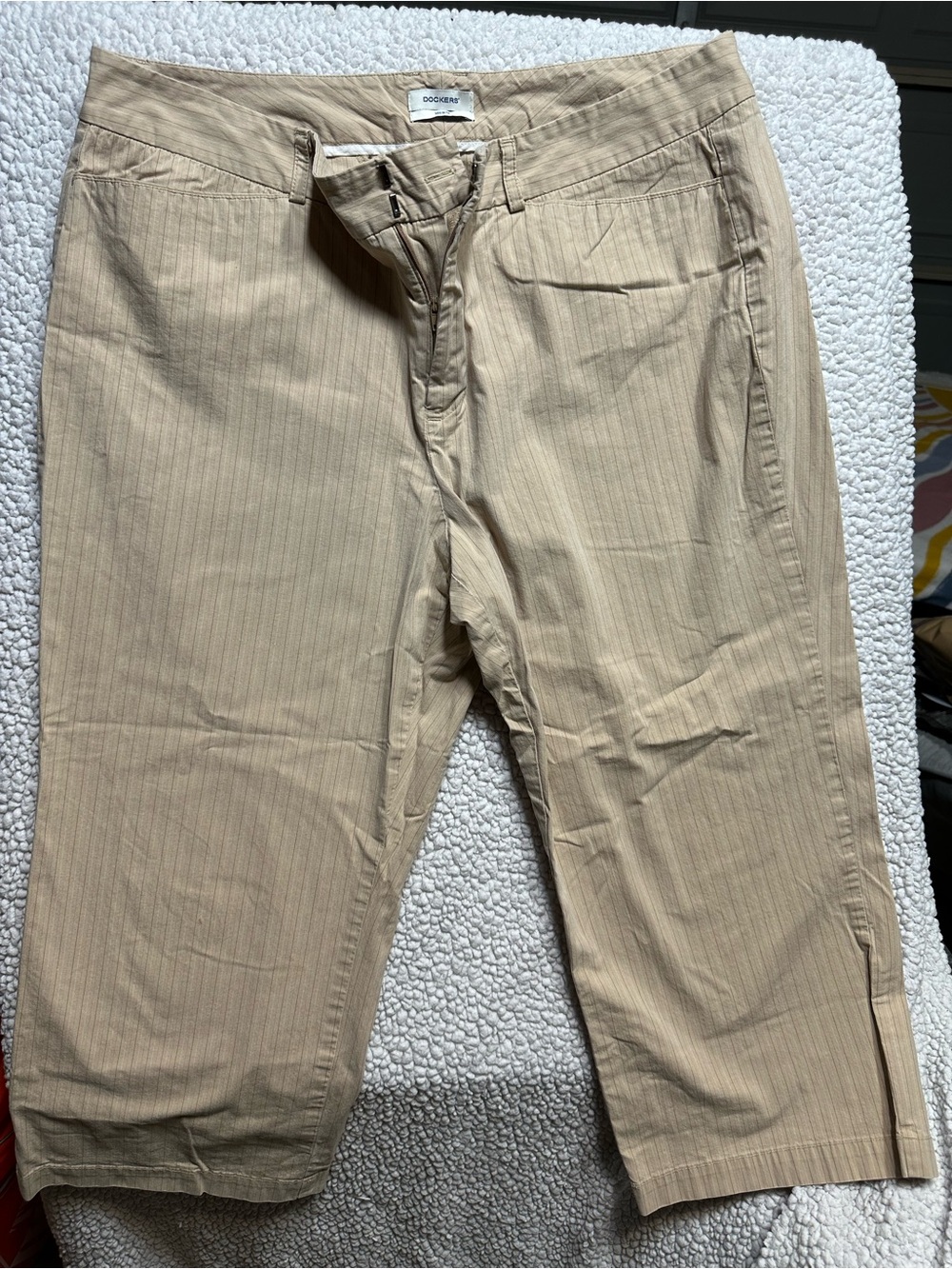 Dockers Women's Tan Pinstripe Capris H26